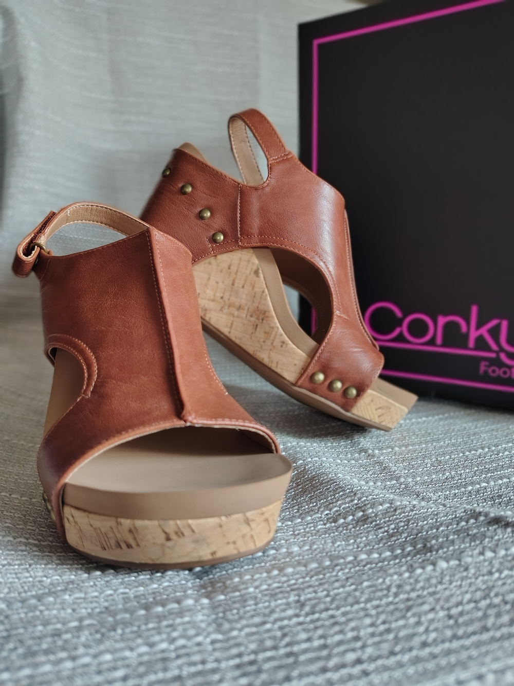 Corkys Tiffanee Whiskey Brown Studded Cork Platform Slingback Sandals Size 8 NIB